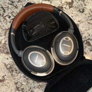 Limited Edition Bose Quietcomfort 15 Headphones